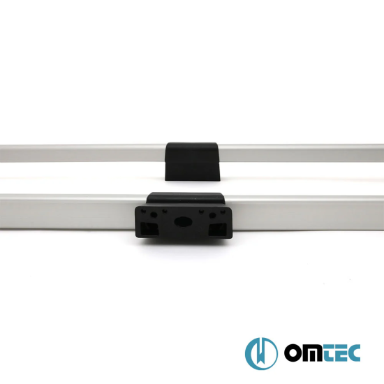 Omtec - Παράλληλες Μπάρες Οροφής Διαιρούμενες για Nissan NV200 2010 > / Chevrolet City Express 2015 > από Αλουμίνιο σε Ασημί Χρώμα και Μέγιστο Βάρος Φορτίου 75 kg - 2 τεμ. (D5035933/OM)-Omtec-D5035933/OM