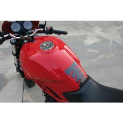 ΑΥΤΟΚΟΛΛΗΤΟ ΤΑΠΑΣ ΒΕΝΖΙΝΗΣ ΓΙΑ ΜΗΧΑΝΗ DUCATI CARBON (5 ΤΡΥΠΕΣ)-Lampa-9000.7-LM ΑΥΤΟΚΟΛΛΗΤΟ ΤΑΠΑΣ ΒΕΝΖΙΝΗΣ ΓΙΑ ΜΗΧΑΝΗ DUCATI CARBON (5 ΤΡΥΠΕΣ)-Lampa-9000.7-LM